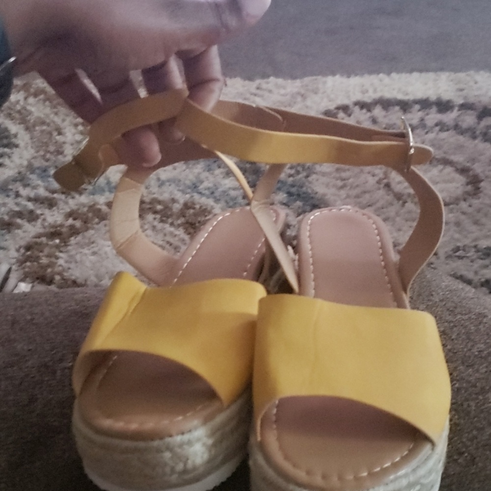 Sandals - Picture 2 of 3